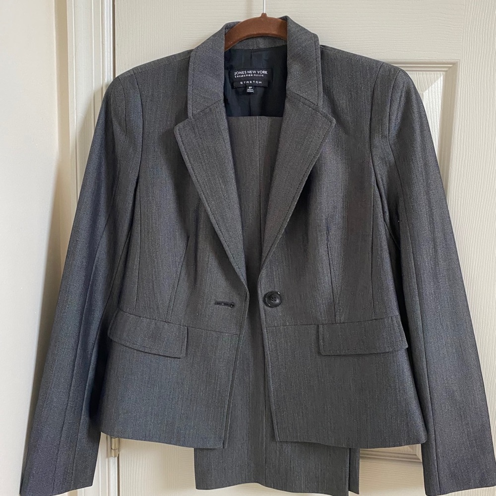 Pant suit
